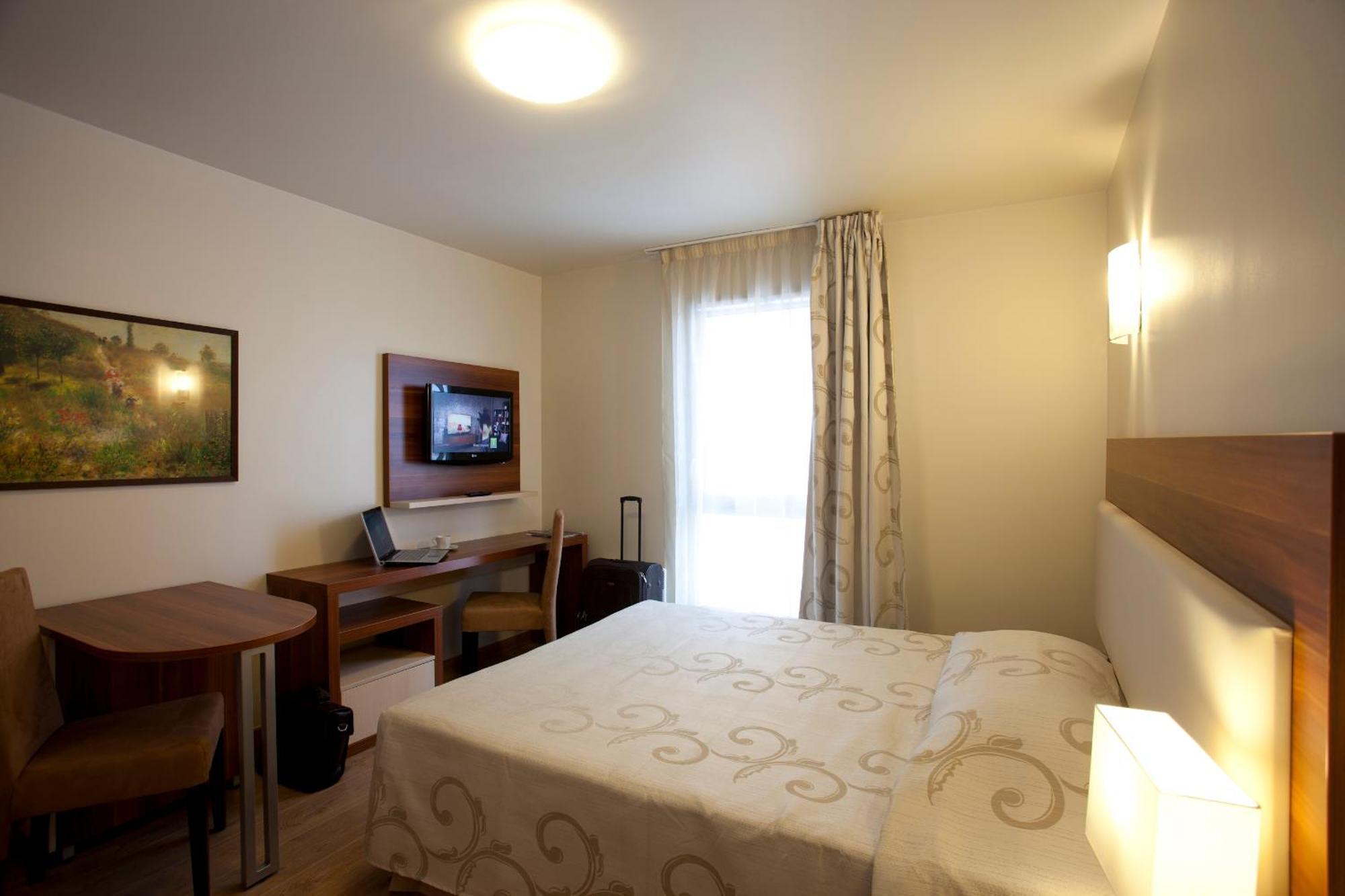 Villa Val Senart 1Ere Avenue Quincy-sous-Senart Room photo