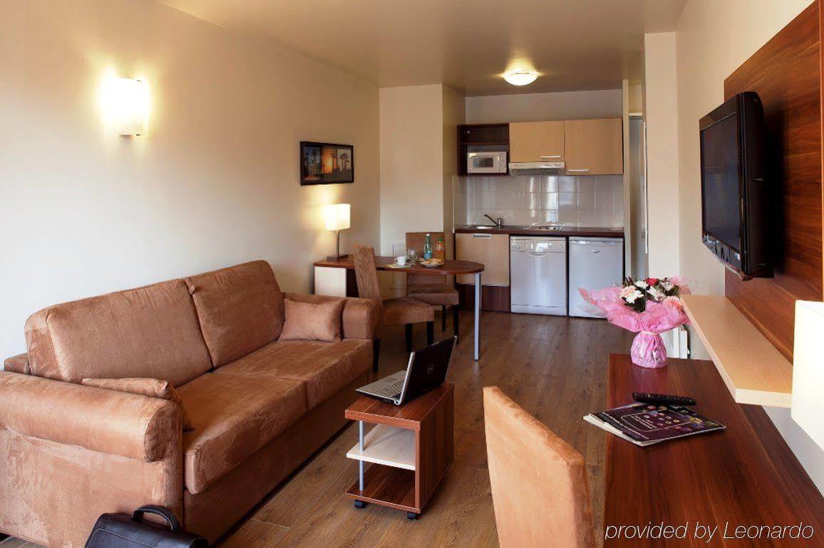Villa Val Senart 1Ere Avenue Quincy-sous-Senart Room photo